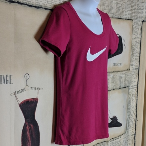 Nike tee - Picture 2 of 3